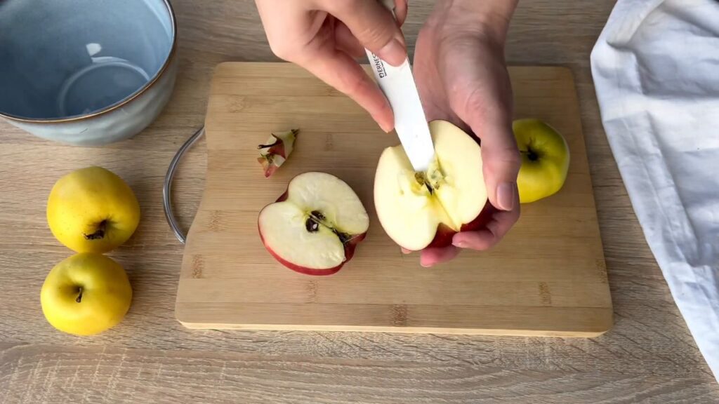 Vynikající domácí jablečný koláč ve tvaru růže – příprava za 5 minut