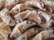 ořechové rohlíčky: křehké pečivo plné lahodného oříškového aroma