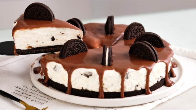 Úžasný oreo dort se smetanovým krémem - bez trouby, kondenzovaného mléka, želatiny, mouky, pečení! Úžasný oreo dort se smetanovým krémem - bez trouby, kondenzovaného mléka, želatiny, mouky, pečení!