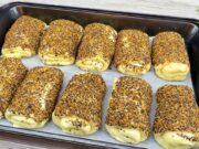 Domácí pečené máslové buchtičky posypané sezamem – jako od babičky!