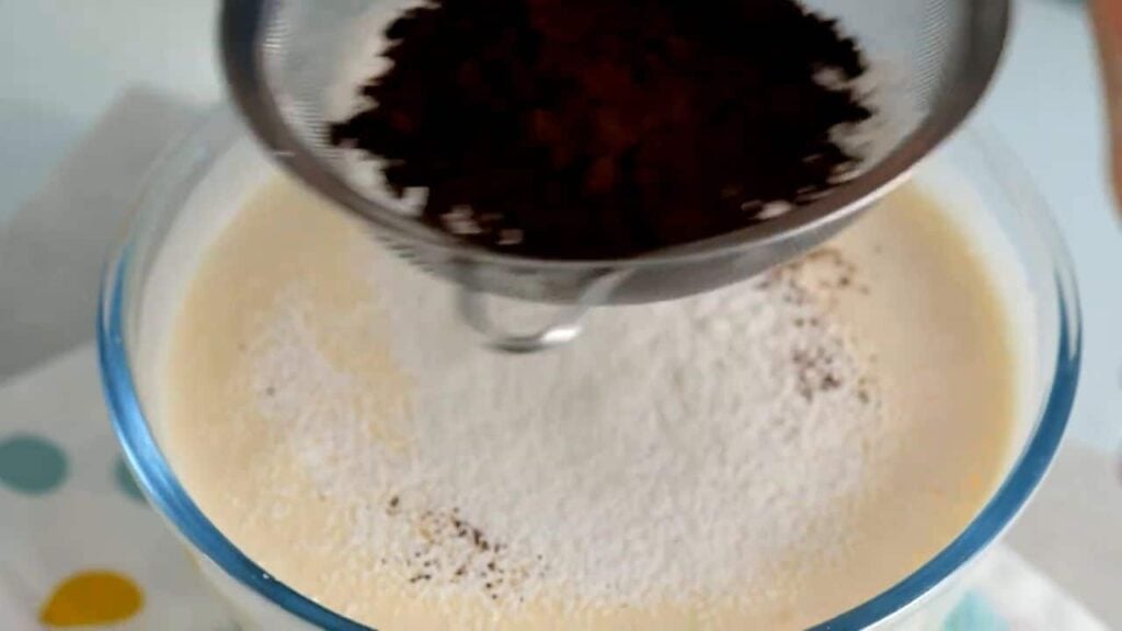 Kakaová roláda s malinovo – jemným krémem – ideální ke kávě nebo čaji