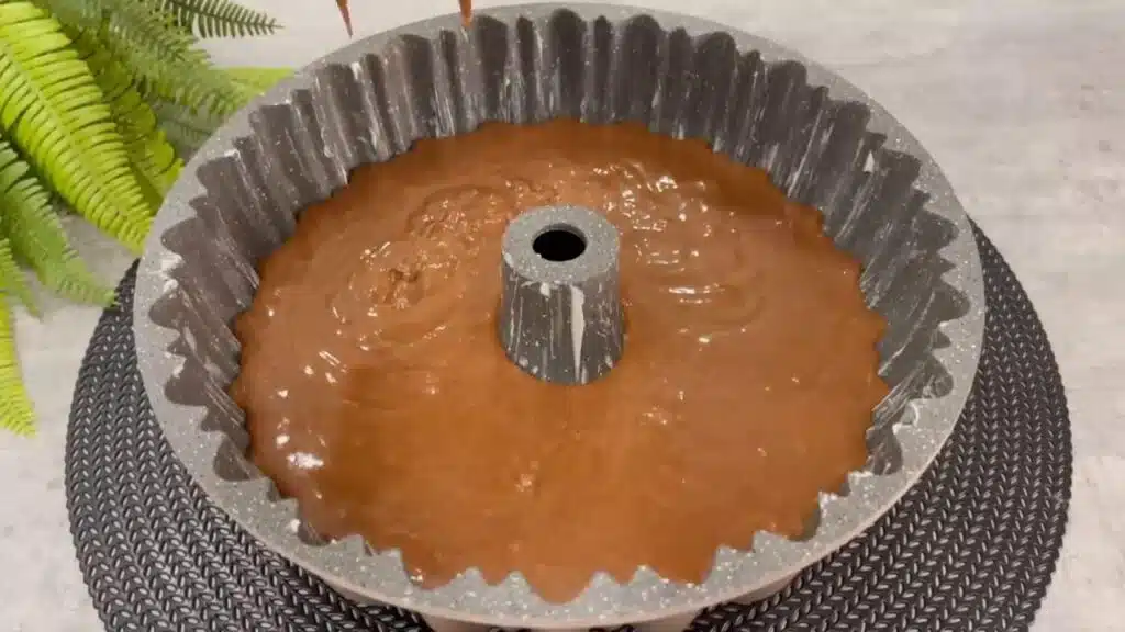 img-dxGMuhzz138-11 Něžná a jemná čokoládová bábovka za 15 minut – ideální k lahodné kávě!