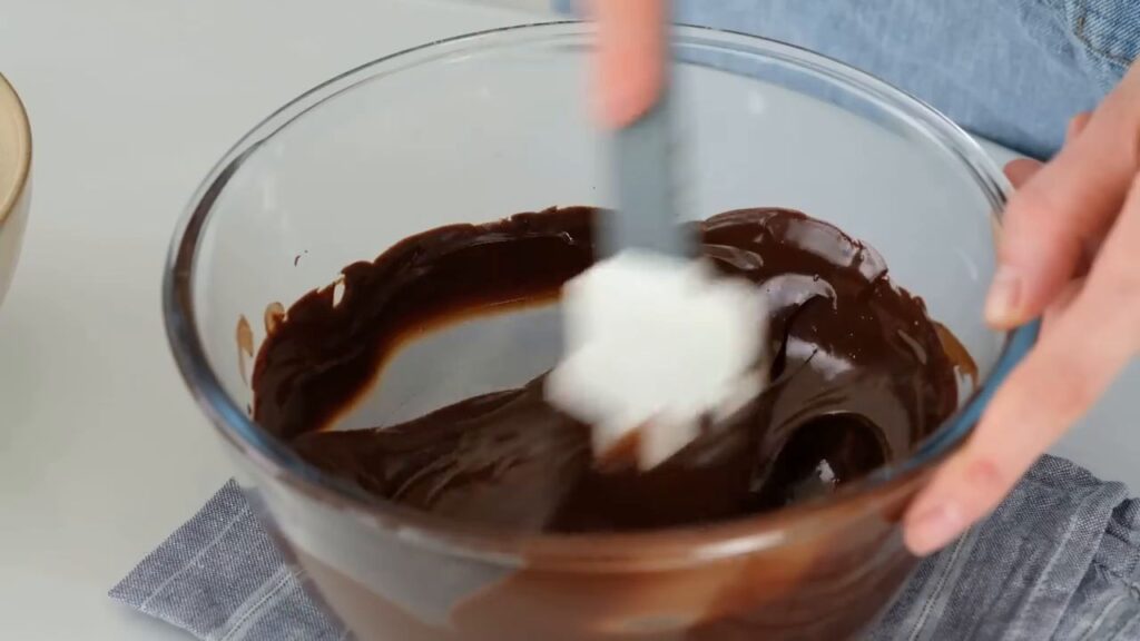 Čokoládovo-arašídové tyčinky plněné kakaovo-tvarohovým krémem