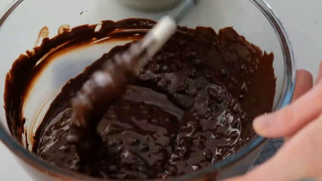 Čokoládovo-arašídové tyčinky plněné kakaovo-tvarohovým krémem