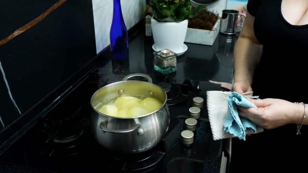 Zapečené palačinky s bramborovo – zeleninovou náplní – večeře hotová!