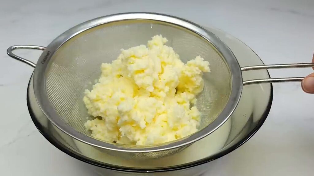 Výroba domácího másla z pouze jedné přísady – už žádné kupování v obchodech!