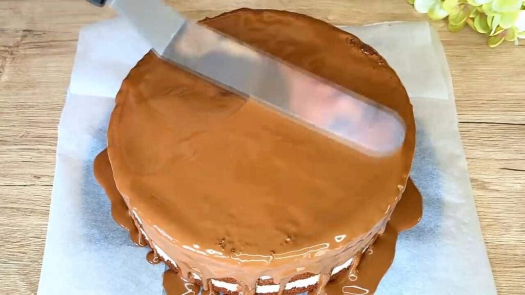 Bounty dort plněný kokosovou náplní – nebe v ústech!