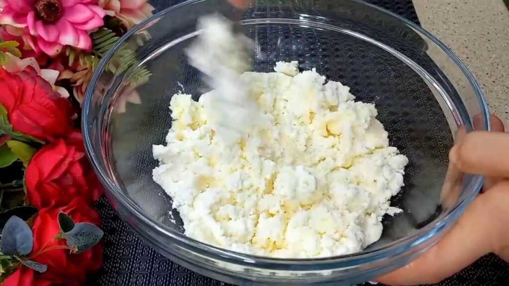 Domácí máslové, tvarohovo-skořicové buchtičky – lepší než kupované!