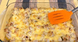 Recept z jednoho plechu – pečené brambory s kuřecími kousky Recept z jednoho plechu - pečené brambory s kuřecími kousky