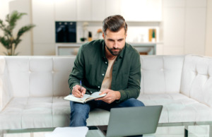 Tip na úsporu – ke sjednání pojištění využijte online srovnáče tip na úsporu – ke sjednání pojištění využijte online srovnáče