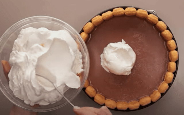 recept nejlepší recept na krémový dort s piškoty a kakaem, který jste kdy ochutnali!