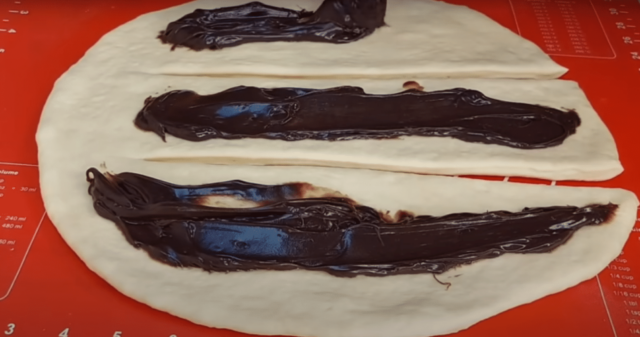 recept nejlepší nutellový zákusek, který jste kdy ochutnali – a k tomu jednoduchý recept!