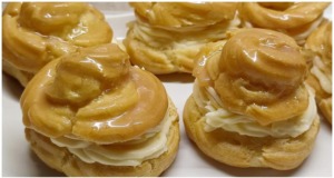 Recept na domácí větrníky s lahodným žloutkovým krémem