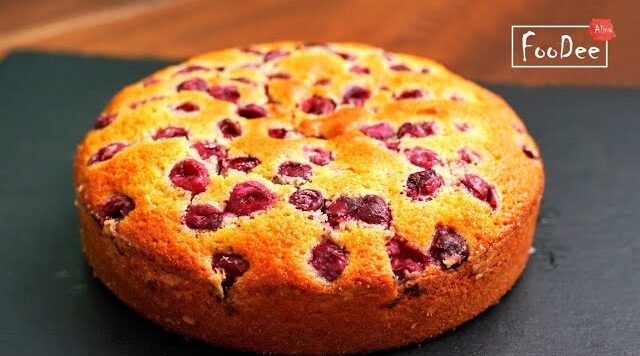 Velmi chutný a jednoduchý kefírový koláč s ovocem