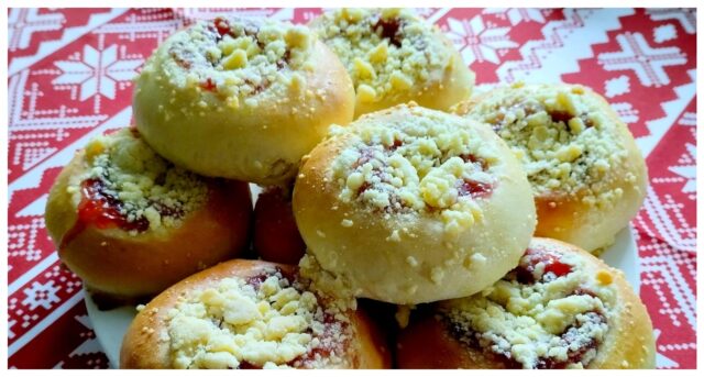 domácí vytlačované koláče s náplní