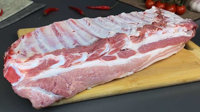 Pečená vepřová žebra s houbami a brambory - Ideální oběd!