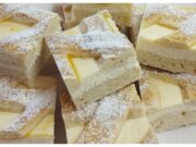 Nejlepší tvarohový koláč ke kávě: Rychlý recept na krémovou náplň a vláčné těsto velmi chutný tvarohový koláč k odpolední kávě