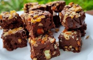 Čokoládovo-banánové brownies s ořechy - Ideální k čaji!