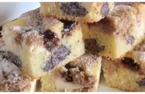 Frgálová buchta se čtyřmi náplněmi – maková, tvarohová, ořechová a povidlová v jednom Frgálová buchta se čtyřmi náplněmi – maková, tvarohová, ořechová a povidlová v jednom