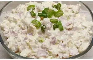 Domácí hermelínová pomazánka s čerstvým chlebem domácí hermelínová pomazánka s čerstvým chlebem