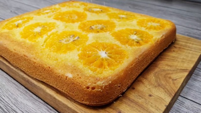Lehký a letní mandarinkový koláč Lehký a letní mandarinkový koláč