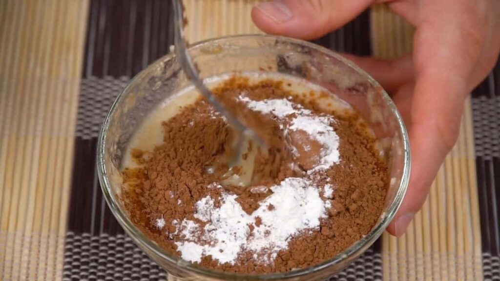 Jednoduchý čokoládový dezert z ovesných vloček, kakaa a banánu – Příprava za 5 minut