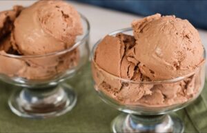 Domácí čokoládová zmrzlina - Pouze 2 ingredience!