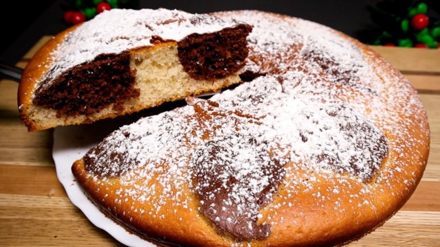 Jednoduchý dvoubarevný koláč - Příprava 5 minut! Jednoduchý dvoubarevný koláč - Příprava 5 minut!