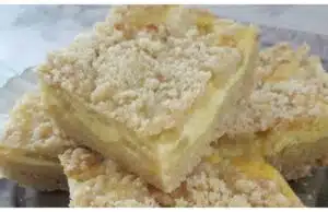 jemný rebarborový koláč