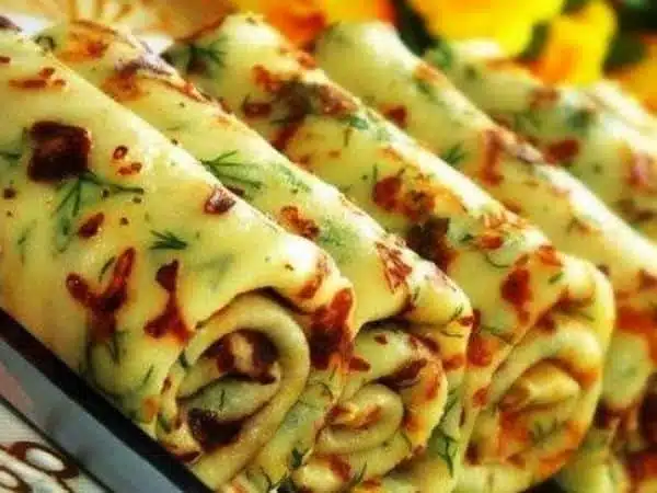 recept sýr, česnek a kopr: dokonalá chuťová kombinace v sýrových palačinkách!