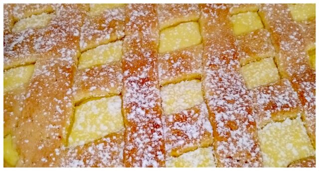 recept na vynikající tvarohovou buchtu z lineckého těsta