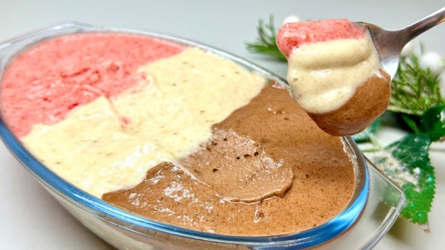 Domácí zmrzlina z pouze 4 sladkých dobrot, kde základem je banán s medem - jahody a kakao-Sladká mrazená pochoutka! Domácí zmrzlina z pouze 4 sladkých dobrot, kde základem je banán s medem - jahody a kakao-Sladká mrazená pochoutka!