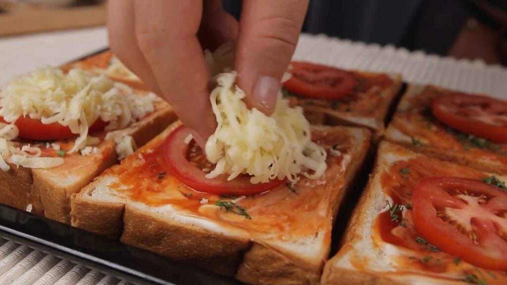 Rychlá vynikající pizza na pánvi a Báječné zapečené toasty - Slané pochoutky!