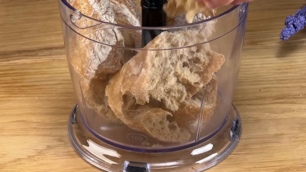 img-MJZSSsE0Dio-14 Karamelovo-banánový koláč z ciabatty, mléka a vajec – Pouze 3 ingredience