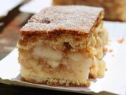 piškotový koláč s kousky jablek: dezert, kterým zabodujete!