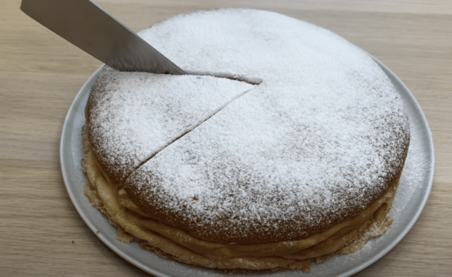 jogurtový koláč, který si vás ihned získá svou skvělou chutí!