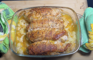 Vepřové závitky plněné zeleninovou směsí s pečenými bramborami Vepřové závitky plněné zeleninovou směsí s pečenými bramborami