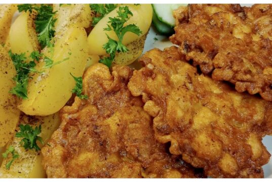 Vepřové plátky v pikantní marinádě: Rychlý recept na šťavnaté maso s paprikami a cibulí