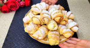 Pečené tvarohové croissanty se skořicí a cukrem