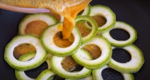 Stačí vám jen cuketa a vejce – dokonalý recept, který zvládne připravit každý Stačí vám jen cuketa a vejce - lahodná a rychlá večeře