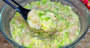 Recept na kuřecí placičky s kousky cukety Recept na kuřecí placičky s kousky cukety