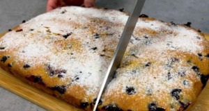 Vše stačí jen smíchat a dát péct – Chutný koláč s ovocem jako od babičky! Vše stačí jen smíchat a dát péct - Chutný koláč s ovocem