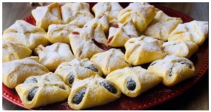 Recept na domácí šátečky s tvarohem, mákem a jahodovou marmeládou