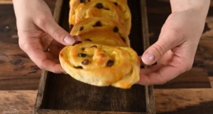 Domácí pudinkoví šneci s rozinkami a meruňkovým džemem Domácí pudinkoví šneci s rozinkami a meruňkovým džemem
