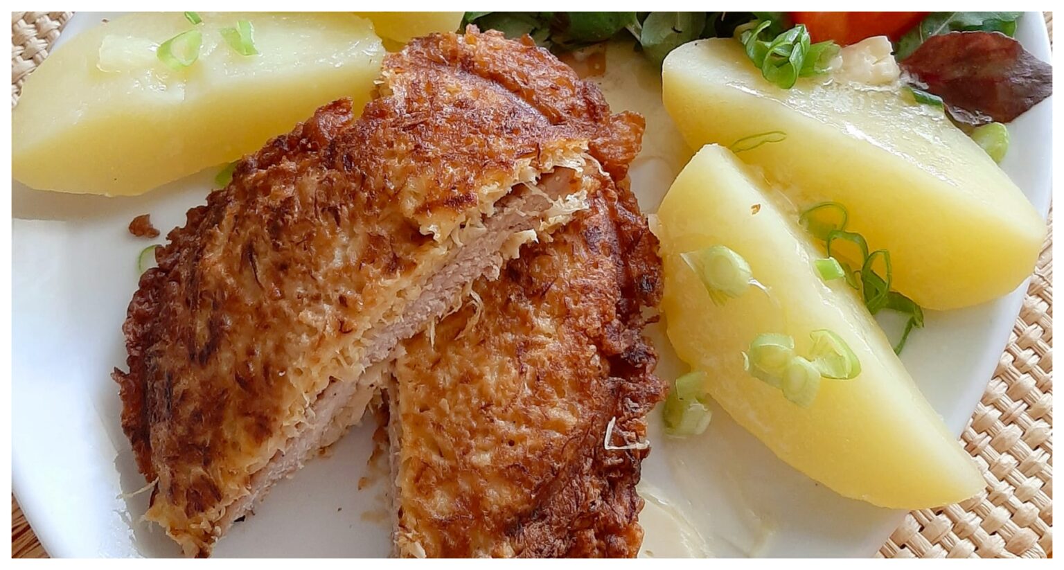 Vepřový křimický řízek s vařenými bramborami - kombinace masa a ...