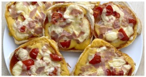 Rychlá večeře – Malé pizzy z toustového chlebu, které si děti zamilují