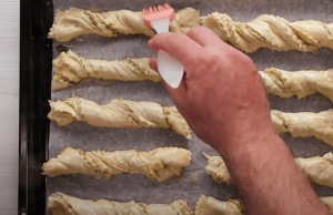 Snadný a rychlý recept na slané vrtulky s pestem a mozzralleou!