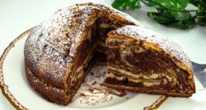 Veselý a kreativní dezert: Dvoubarevný „pavoučí“ koláč, který zaujme i začátečníky v kuchyni! Jednoduchý dvoubarevný pavoučí koláč