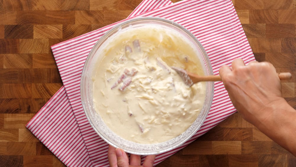 Zapečené těstoviny se slaninou a omáčkou carbonara