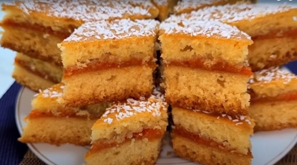 Recept na dokonale měkký koláč z kefíru s marmeládou